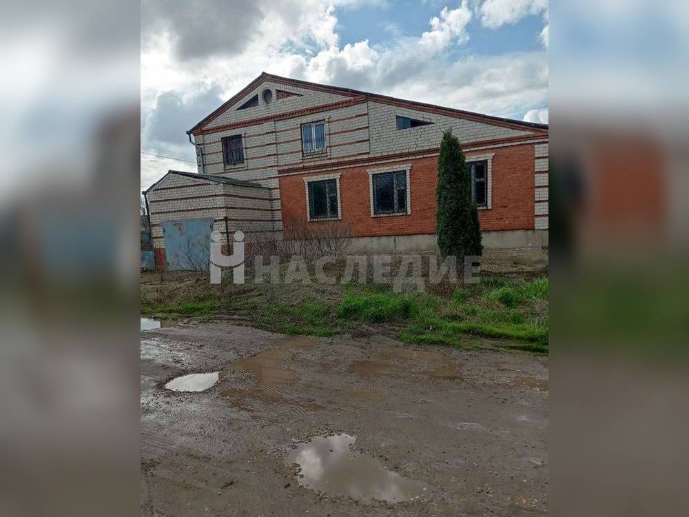 Кирпичный 2-этажный дом 227 м2 на участке 6 сот. ул. Уральская - фото 1